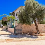 Hotel Lacitrus &