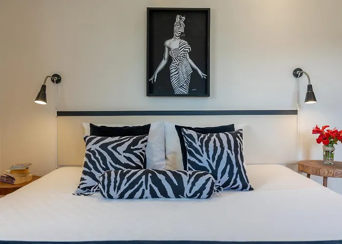 Szálloda Lacitrus & *