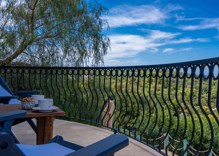 Szálloda Lacitrus & *